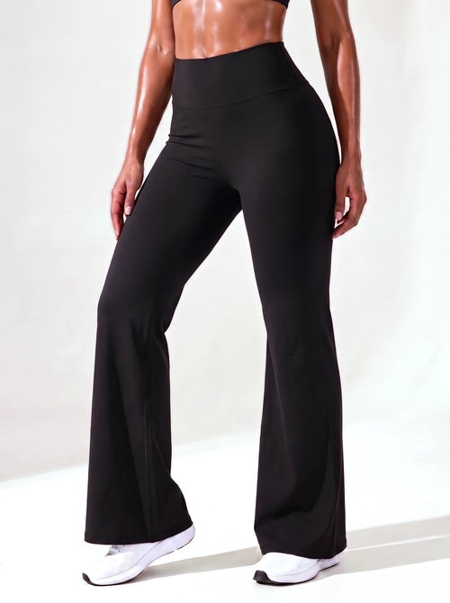 SKYO Cloud Straight-Leg Legging in black — front